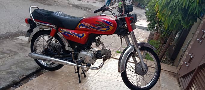 United CD 70 red colour 2012 Model