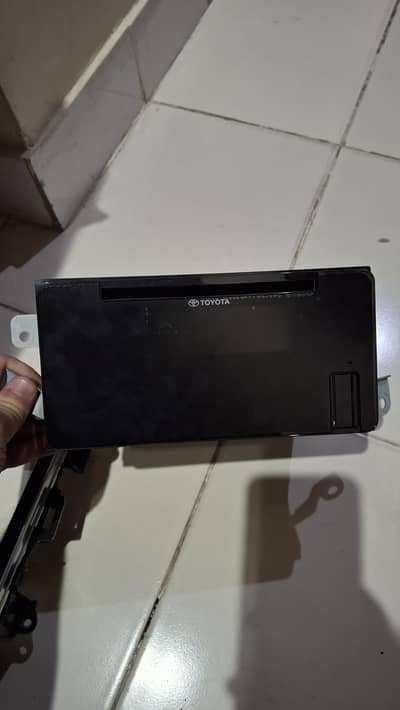 toyota yaris original mp3 player plus original panel plus amplifier