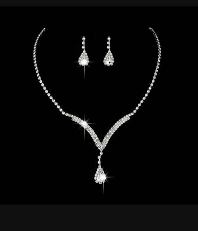 Necklace earring set  Rhinestone sparkly