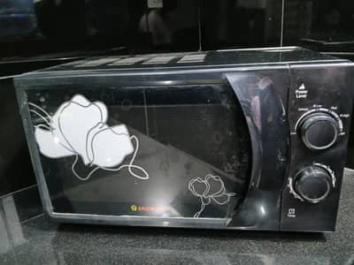 microwave oven