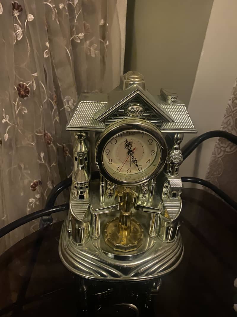 side table clock 1
