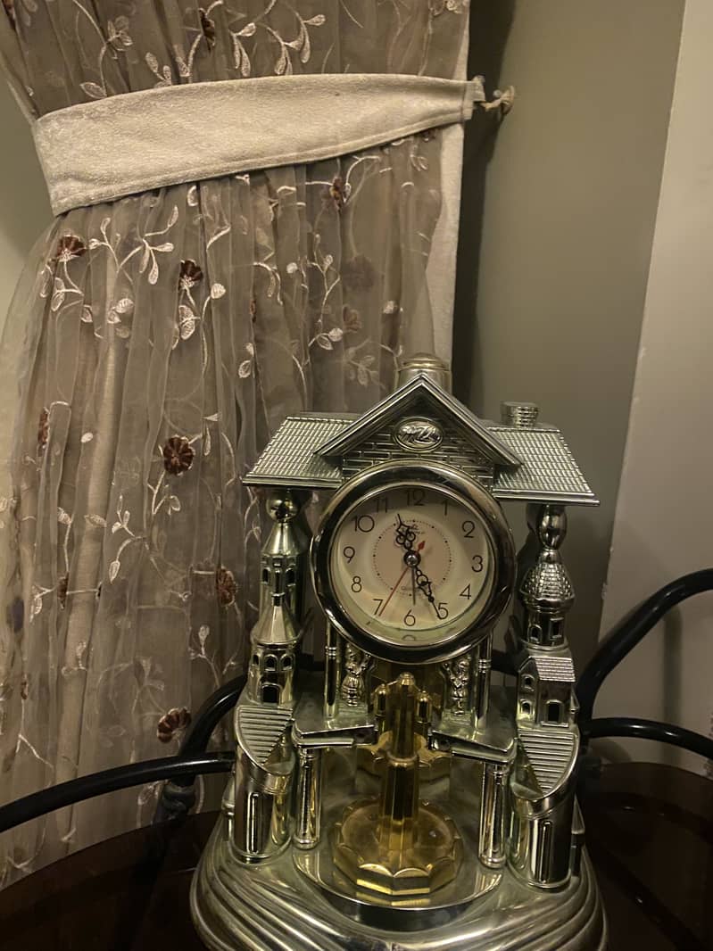 side table clock 4