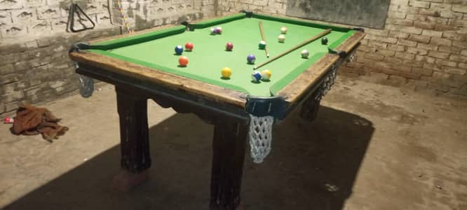 5/10 foot billiards table