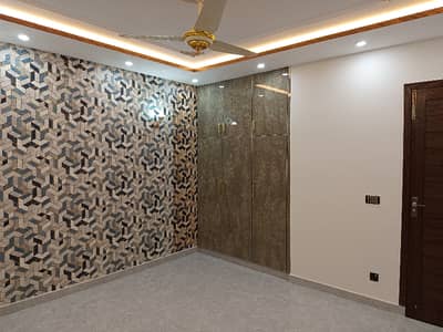 Upper Portion For Grabs In 5 Marla Formanites Housing Scheme