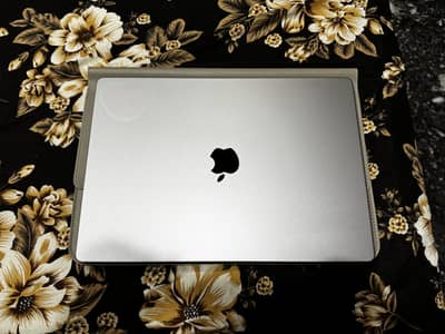 MacBook m1 pro 16 inch