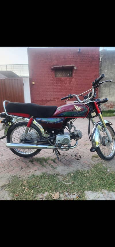 Honda CD70 RED COLOR