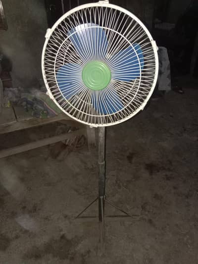 STANDING FAN