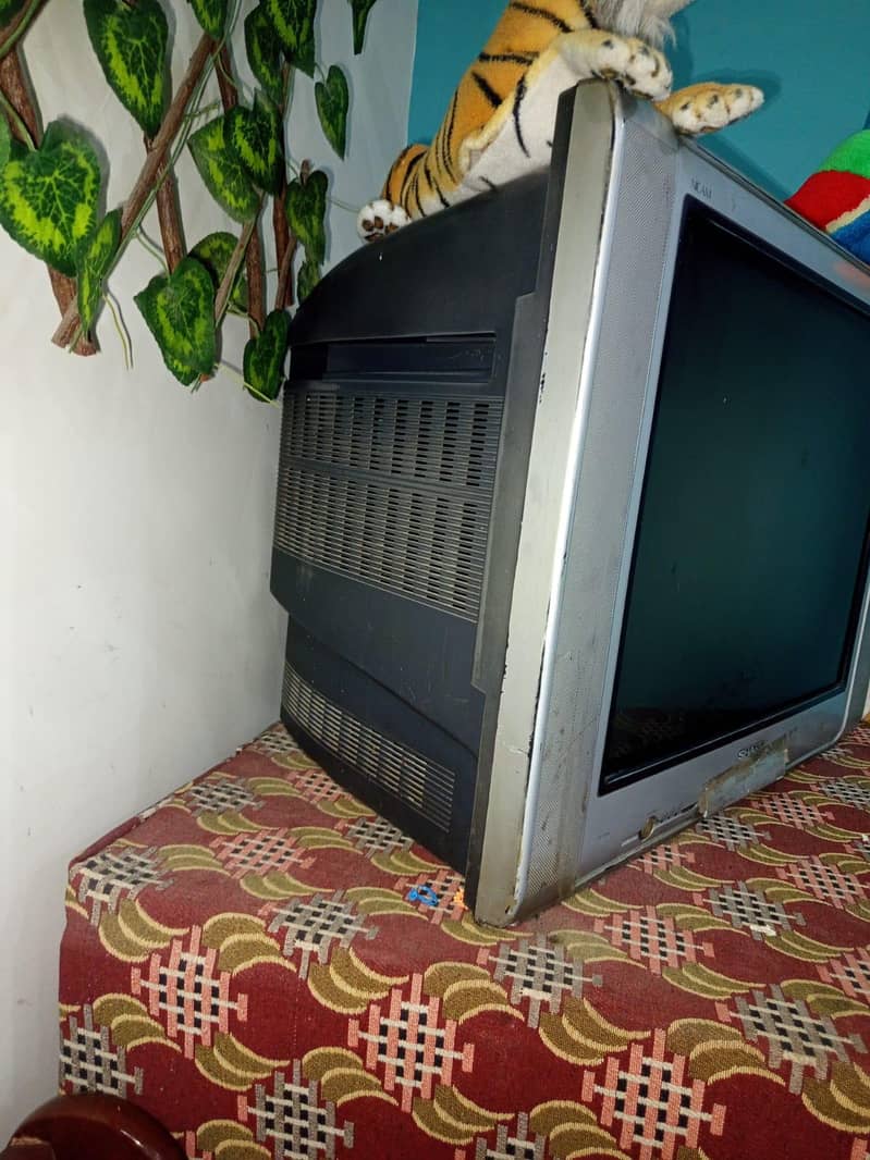 sharp TV 32 inch screen 1