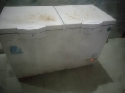Refrigerator freezer