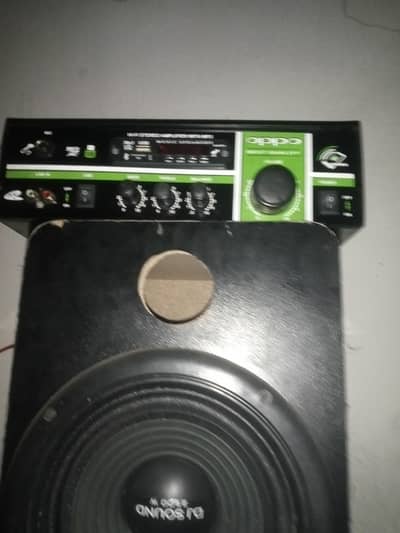 35+35 Amplifier.     8 inches speakers 2 adad japani