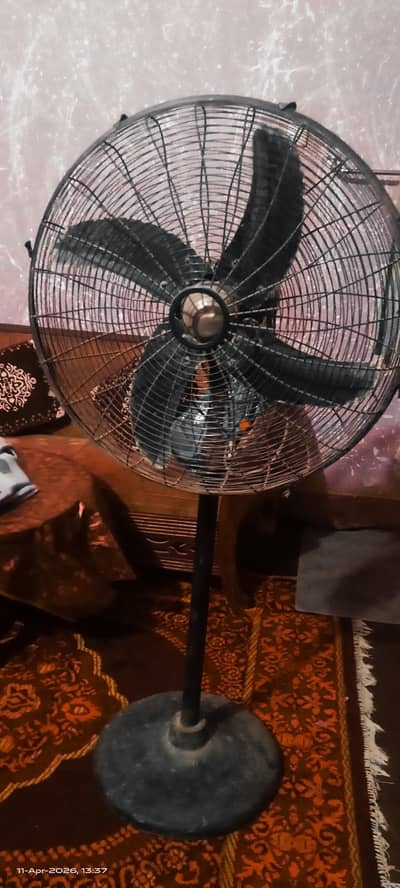 Pedestal Fan for sell