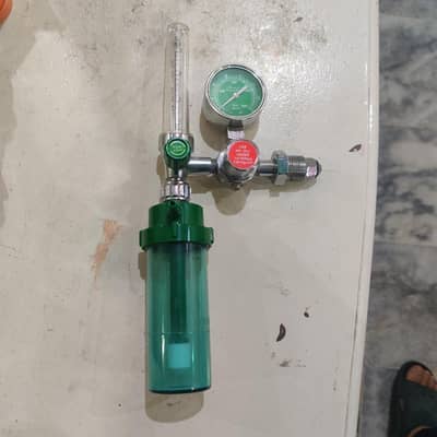 oxygen regulator cylinder