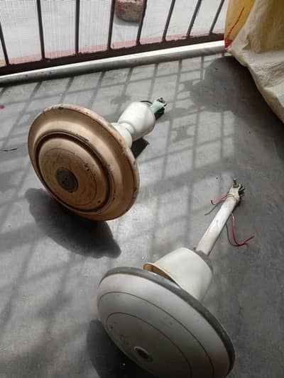 2 fans both in working condition