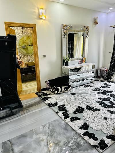 4 F. 6 Clients Main Location House In All CDA Sectors At Investor Price