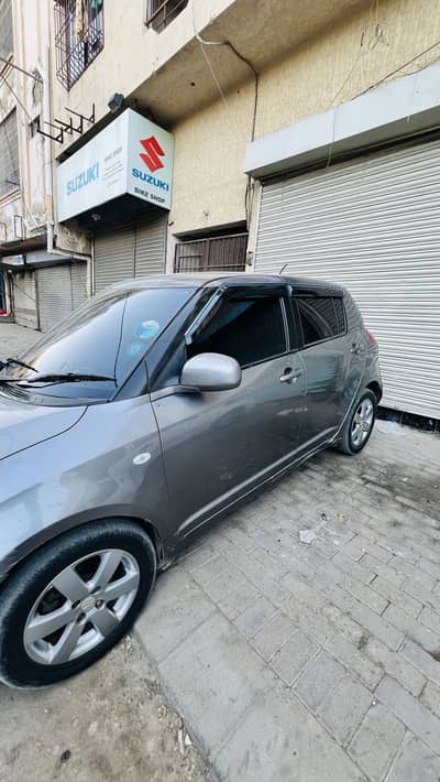 Suzuki swift DLX automatic 1.3 navigation