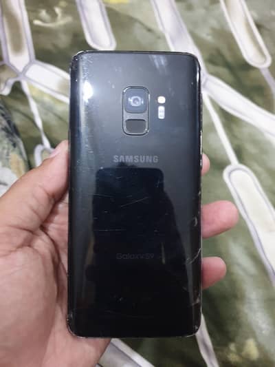 Samsung s9 (glass break and big dot)