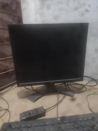 2 Lcd Acer and lenovo