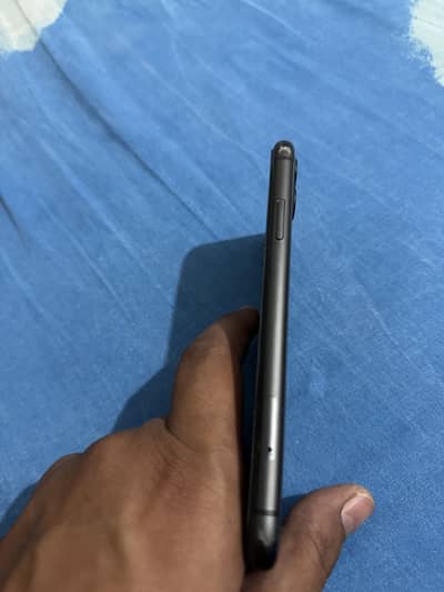 Iphone 11 factory unlock