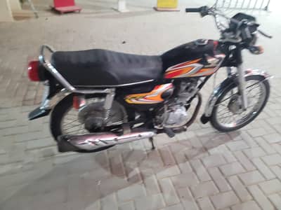 Honda 125 Black,  khi no. model 2022- 0322 8279122