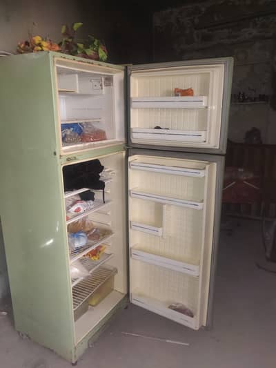 Dawlance fridge / refrigerator
