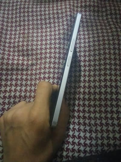 vivoY04 10/10 condition 3 week  uesd