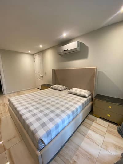 Gulberg fully furnished ground floor 1 bedroom & D/D kitchen bath+ car parking