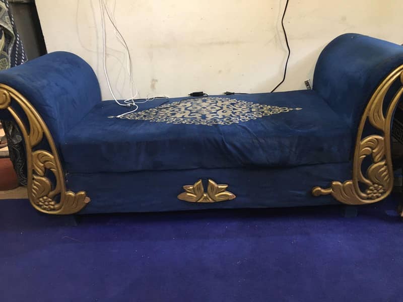 Single Sofa + Table 1