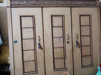 4 pcs set used hai or urgent hai  sell hai