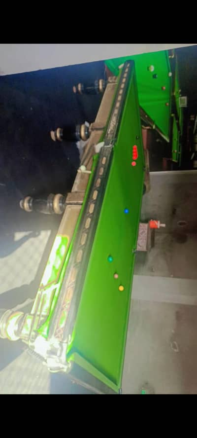 5/10 6/12 tables available in lhr 03046986684