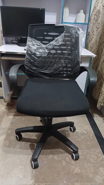 Office chair and computer table