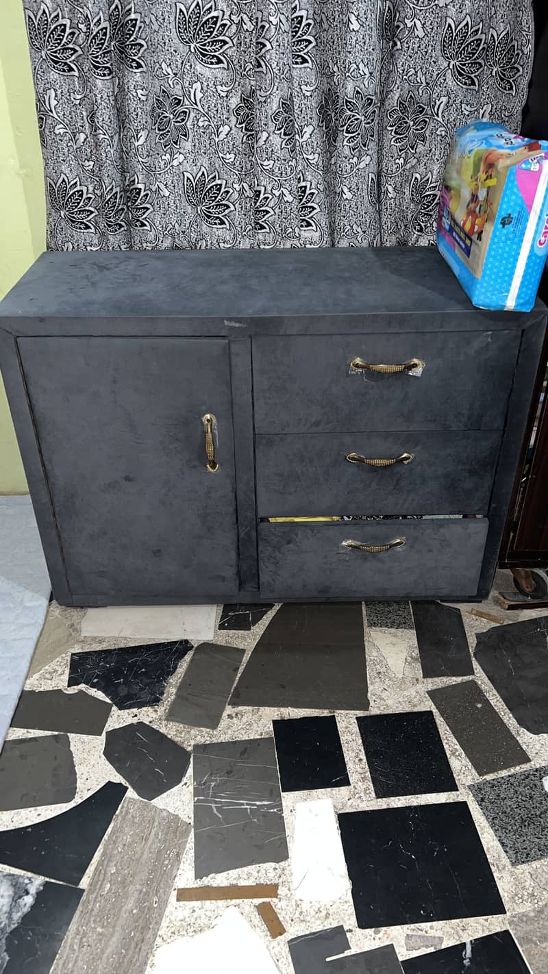 Bed,sofa,dining,Almari,drawer  read must description 3