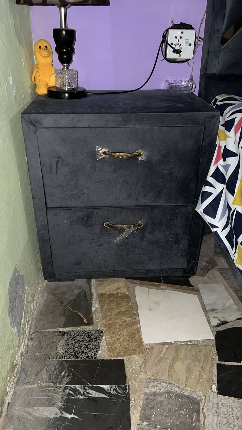 Bed,sofa,dining,Almari,drawer  read must description 6