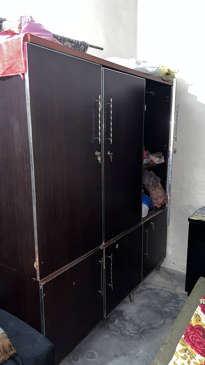 Bed,sofa,dining,Almari,drawer  read must description 17