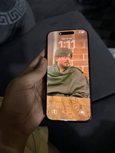 Black titinum 16 pro max