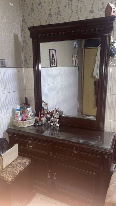 Urgent sale, dressing table in low price