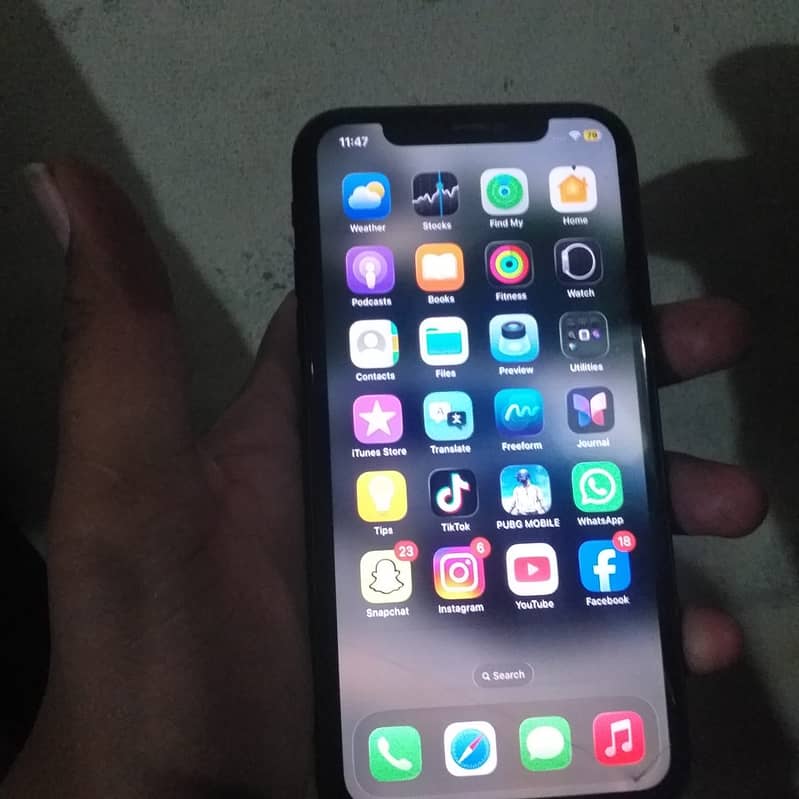 iPhone 11 4