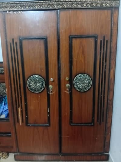 full bed set almirah, bed, dressing table and side corners