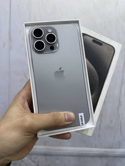 I phone 15 pro Max Factory unlock 256 GB 99% Battery health with box