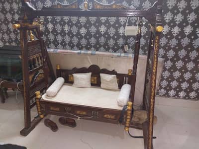 Pure wooden sheesham ki lakri chinyoti jhoola 10/10 condition