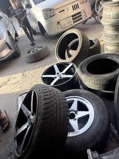 Rovelo 205/40/17    around 2000kms Driven Brand new condition