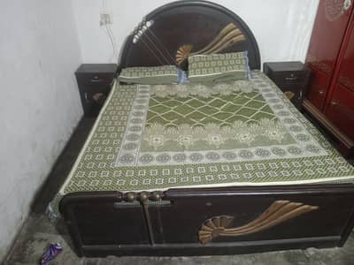 bed dressing and showcase good condition