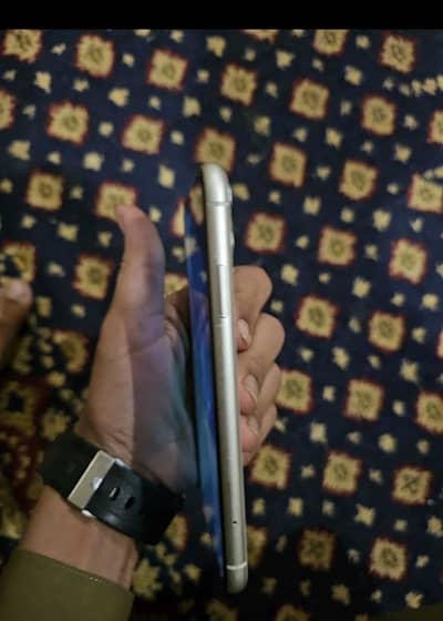 Iphone 11 white colour factory unlock