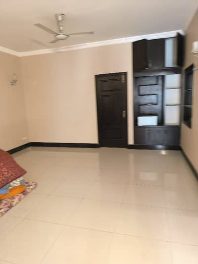 4 bedrooms & 3 bathrooms upper portion available for rent in G9