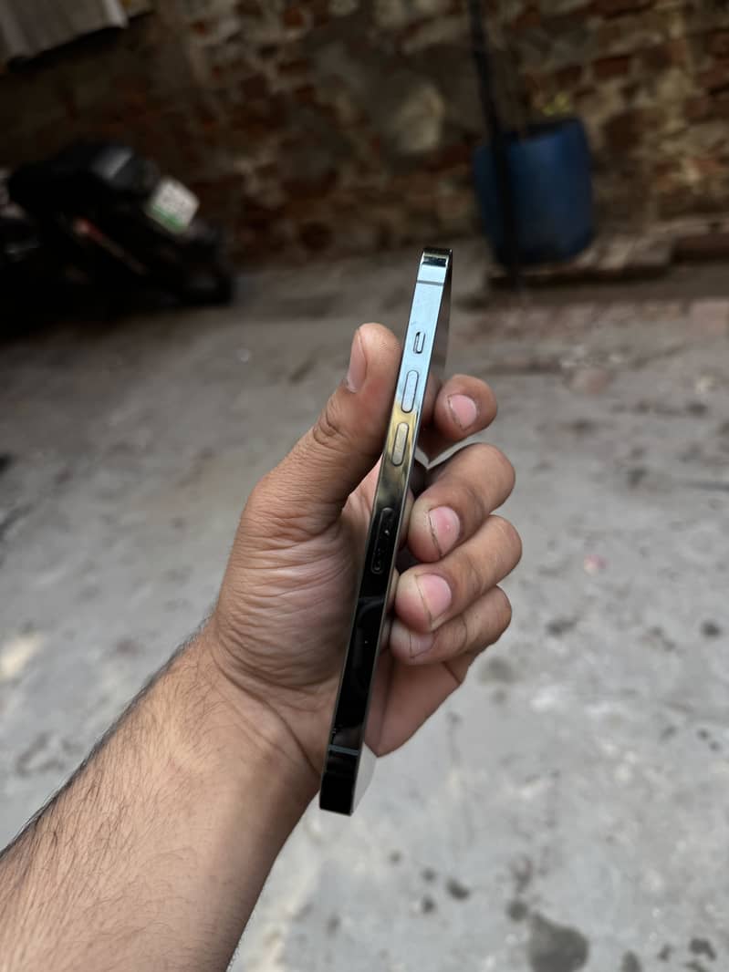 iPhone 13Pro Sim Working 3