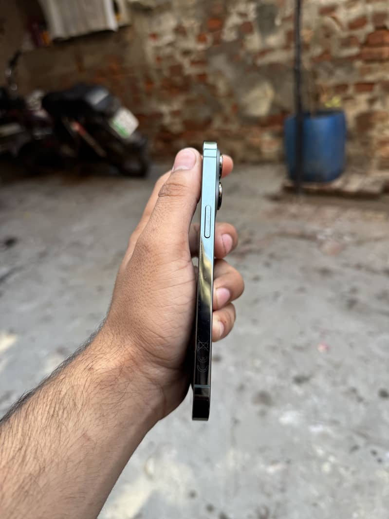 iPhone 13Pro Sim Working 4