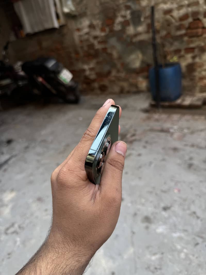 iPhone 13Pro Sim Working 5