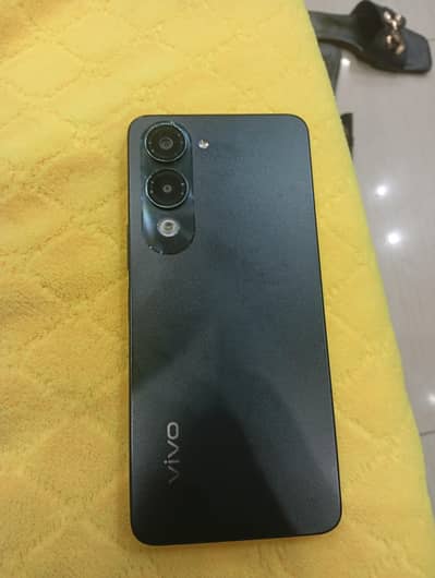 vivo y04 4+4 128 gb 9/10 with box