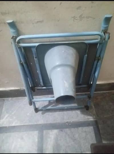 Patient commode chair + free bed pan