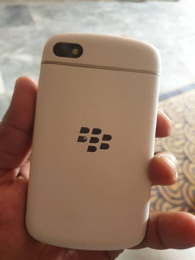 Blackberry q10 4g supported perfect for hotspot and calling