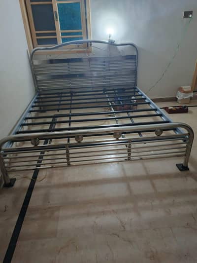 king size steel bed with rubber shoes